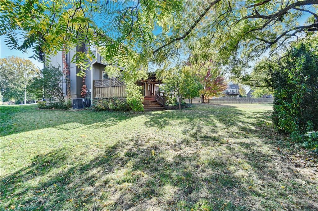 11512 Conser Street — photo 32