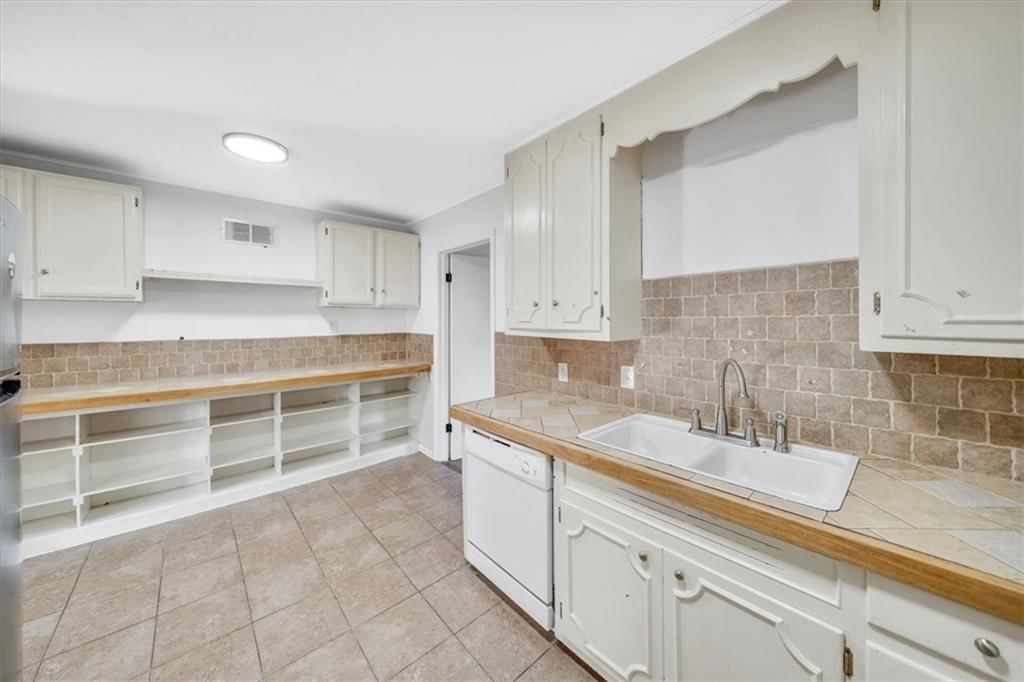 7840 Waverly Avenue — photo 11
