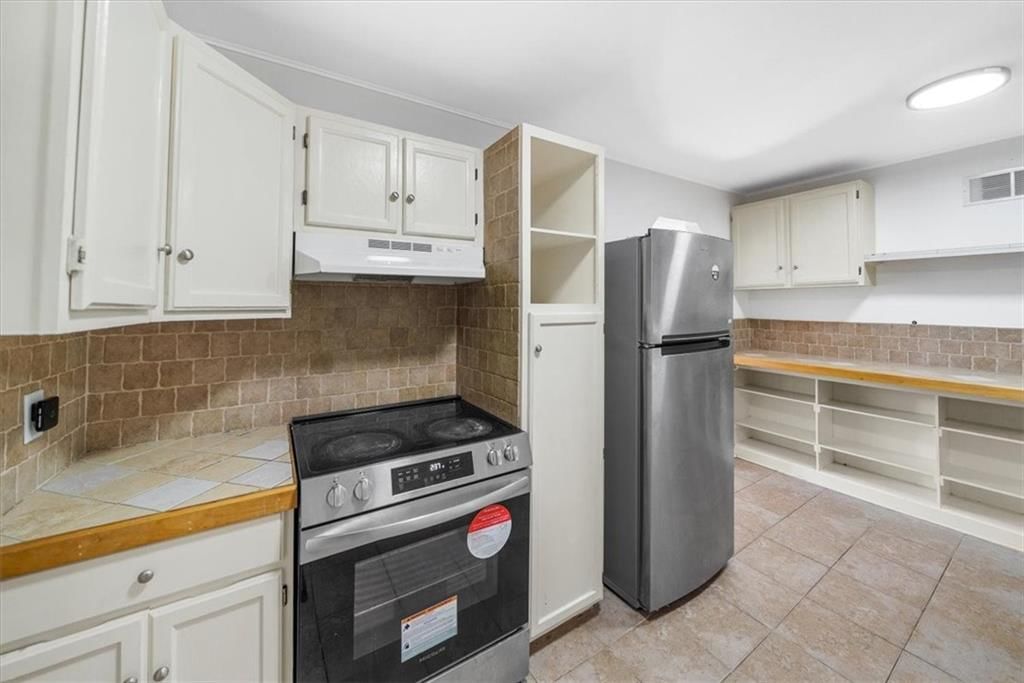 7840 Waverly Avenue — photo 12