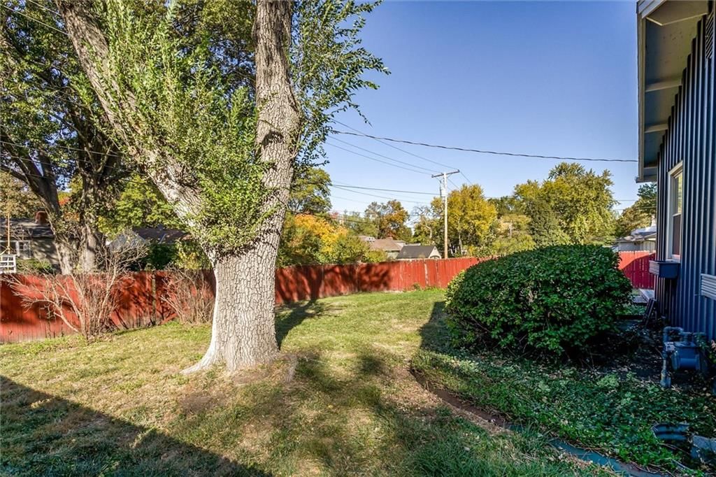 7748 Fontana Street — photo 21