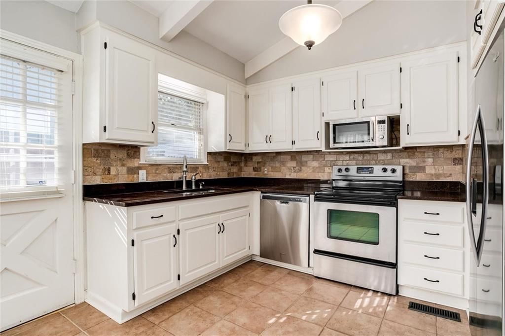 7748 Fontana Street — photo 9
