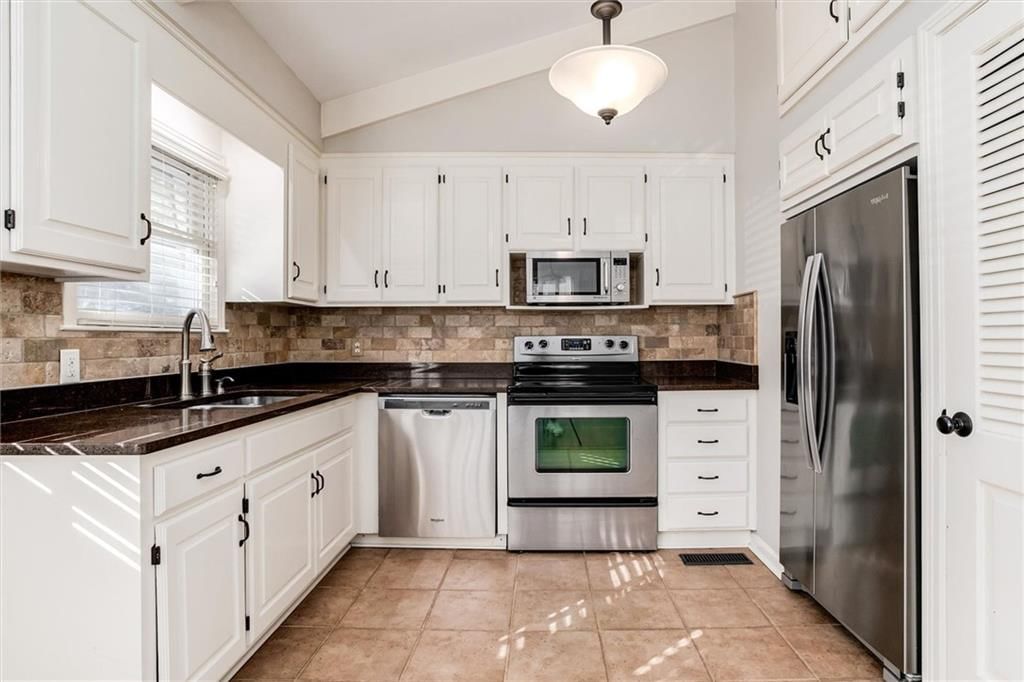 7748 Fontana Street — photo 10