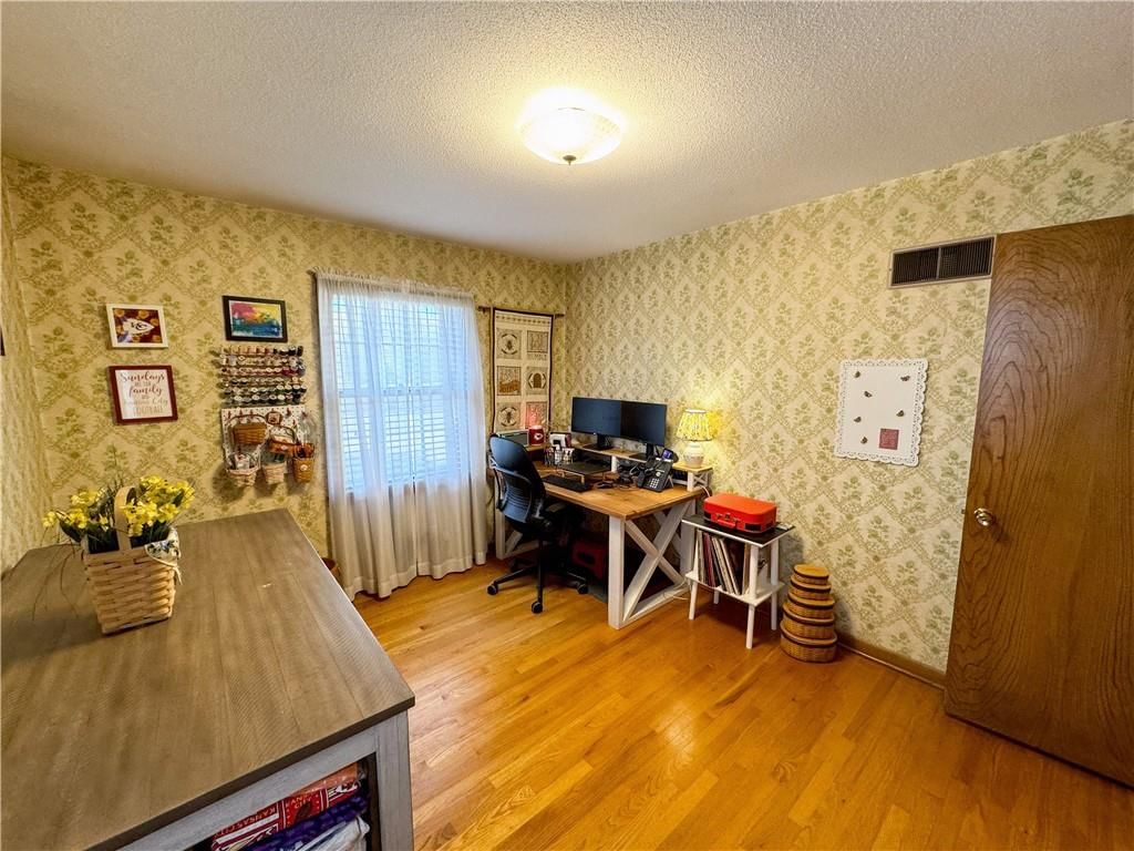 9404 E 30TH Street — photo 32