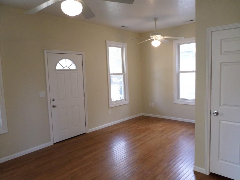 1124 Riley Street — photo 3