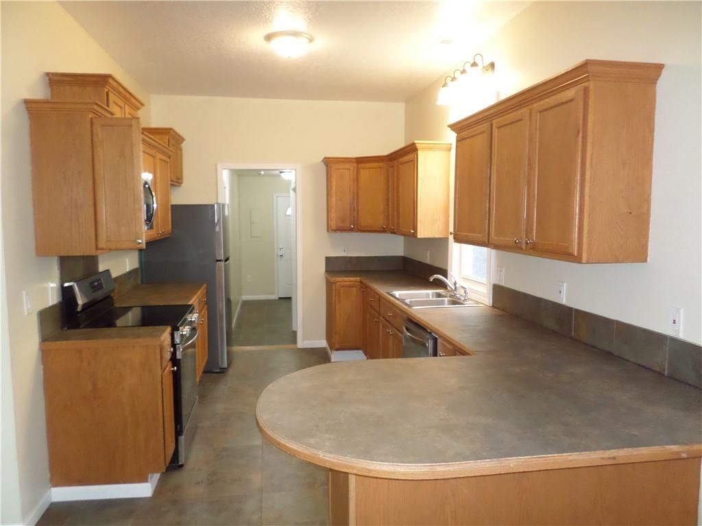 1124 Riley Street — photo 6