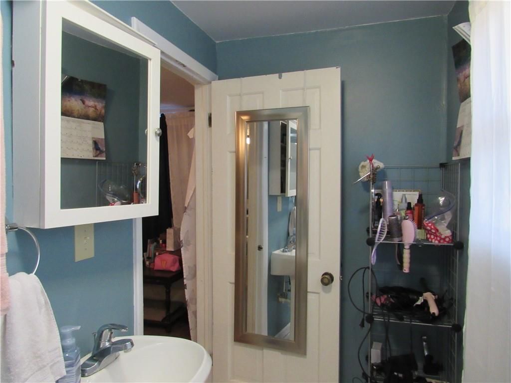 110 E 11th Street — photo 31