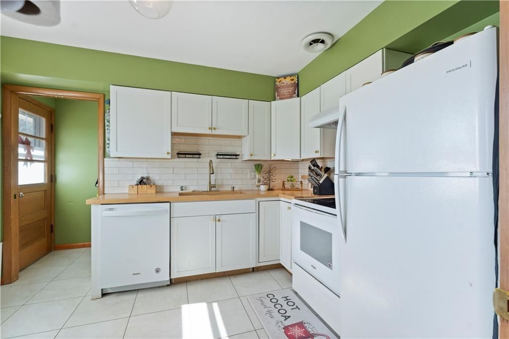 6207 NW Klamm Drive — photo 2