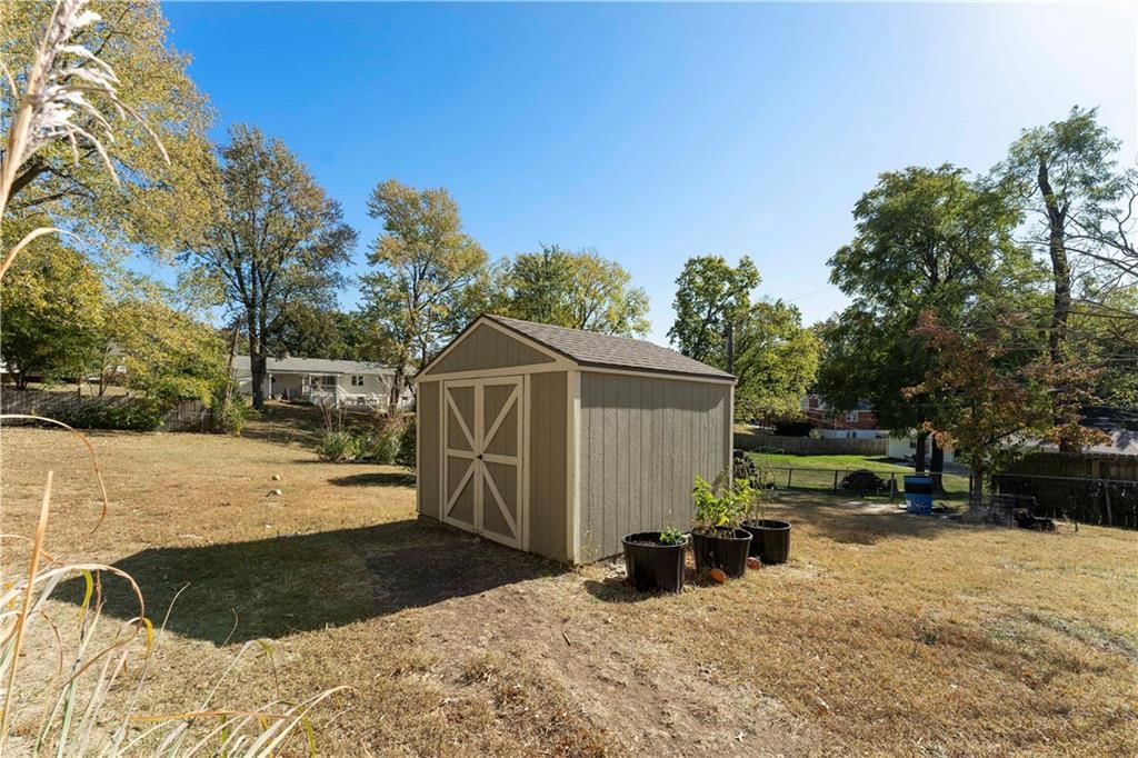 6207 NW Klamm Drive — photo 13