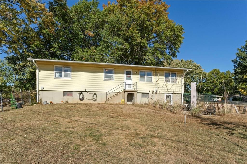 6207 NW Klamm Drive — photo 17