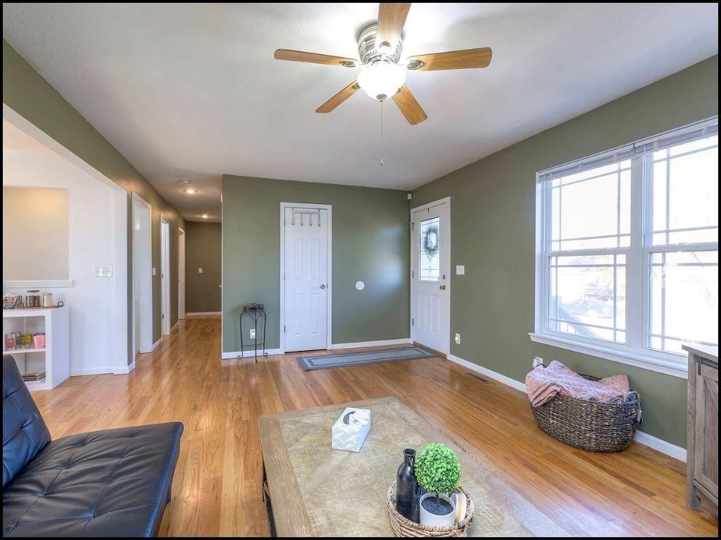 938 E Market Street — photo 11