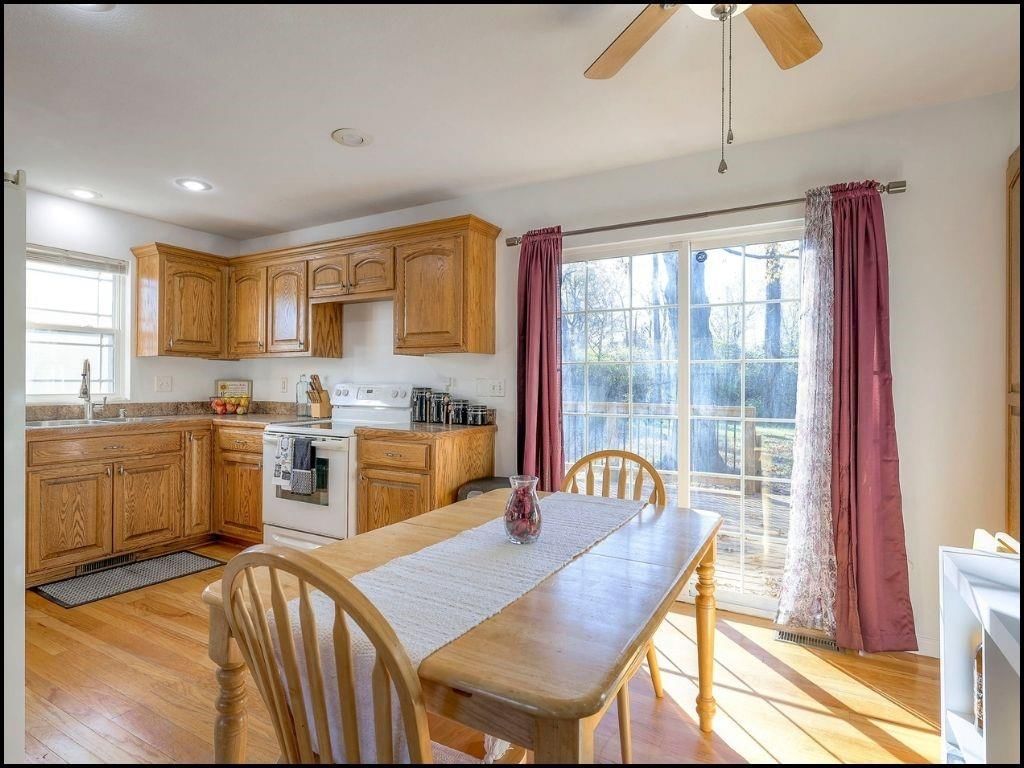 938 E Market Street — photo 13