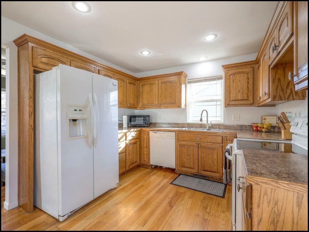 938 E Market Street — photo 17