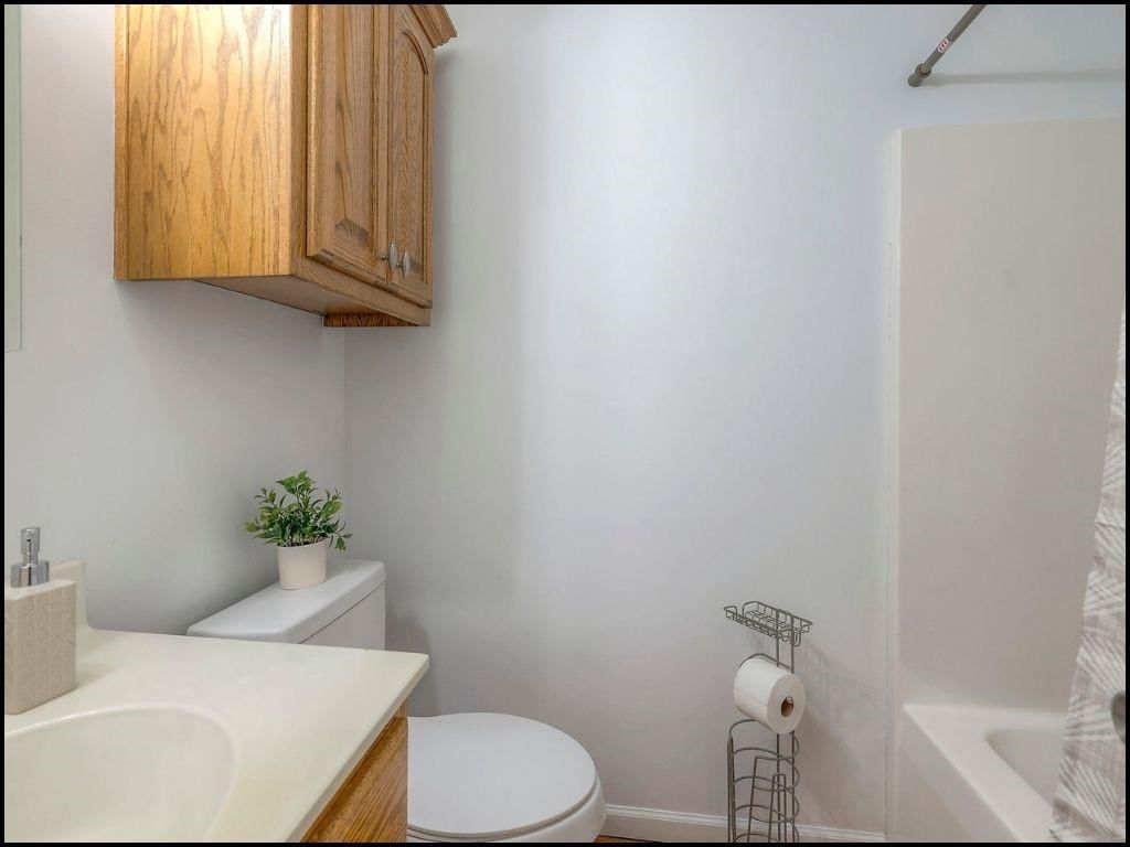 938 E Market Street — photo 23