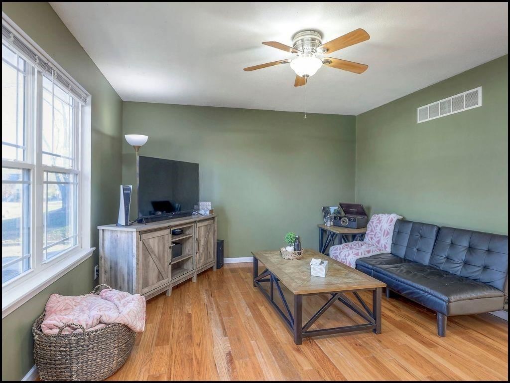 938 E Market Street — photo 10