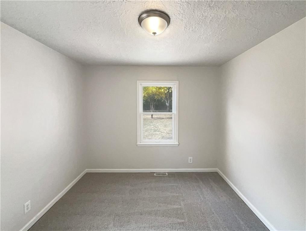 8210 Laurel Avenue — photo 5