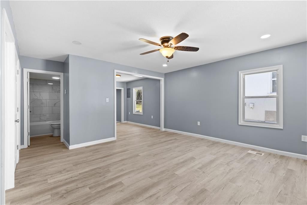 3819 E 53rd Terrace — photo 3