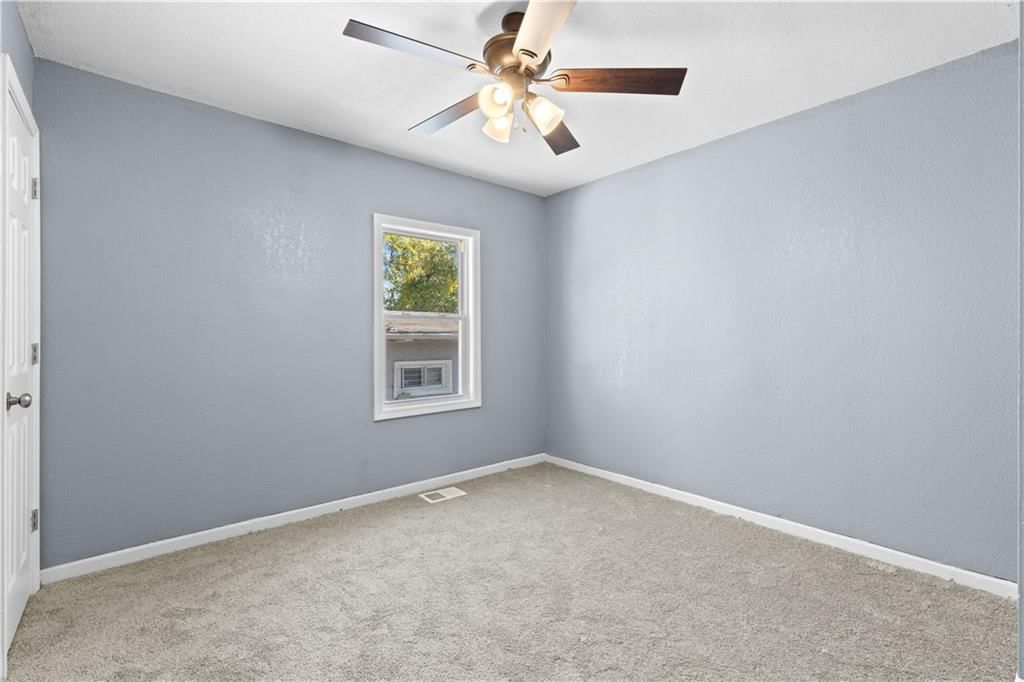 3819 E 53rd Terrace — photo 10