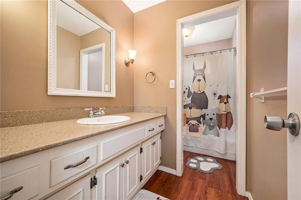 10628 W 102 Street — photo 19