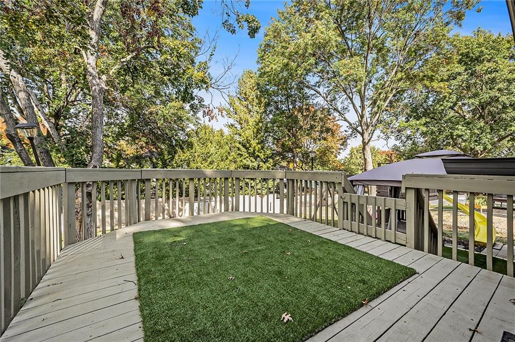 10628 W 102 Street — photo 23