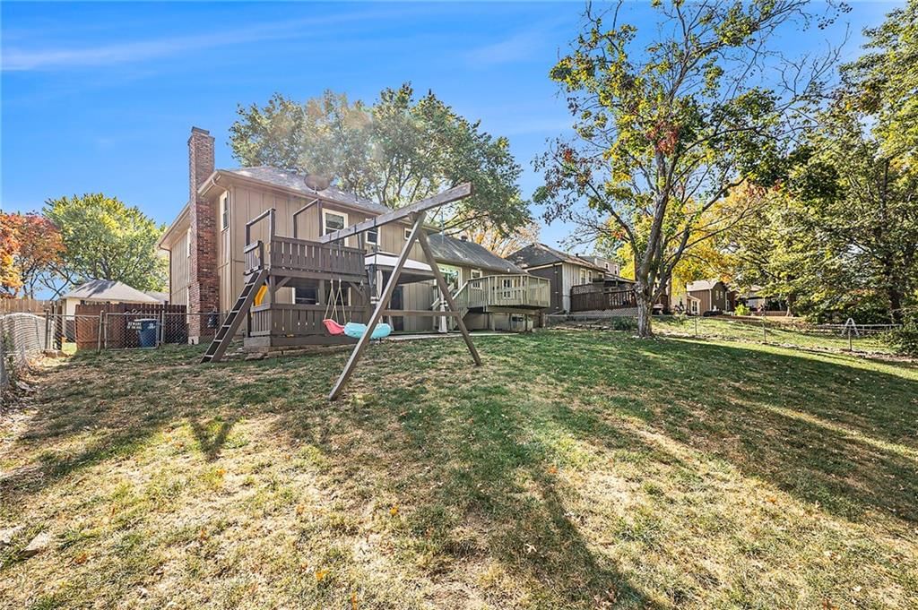 10628 W 102 Street — photo 26