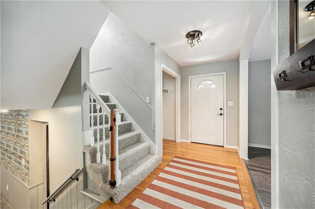 10628 W 102 Street — photo 6