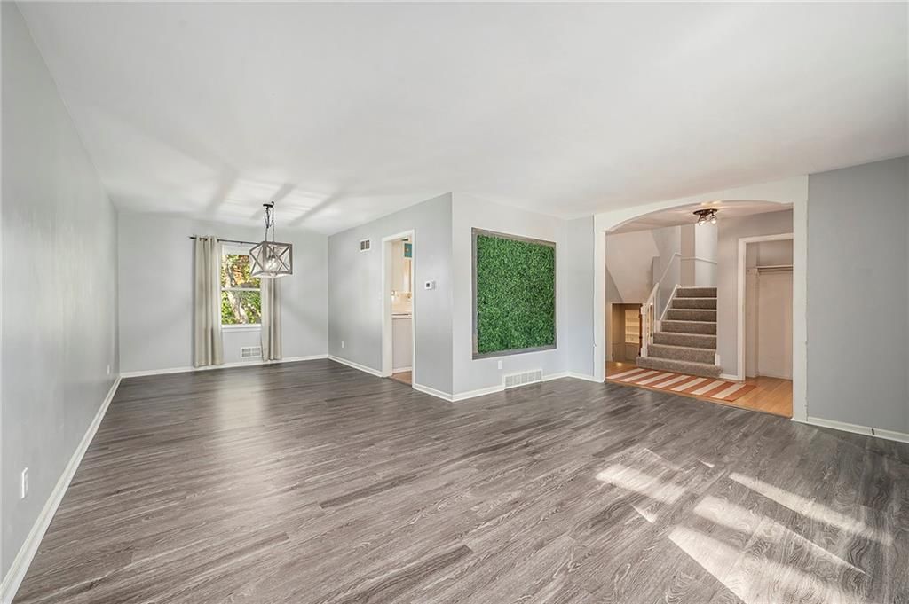 10628 W 102 Street — photo 8