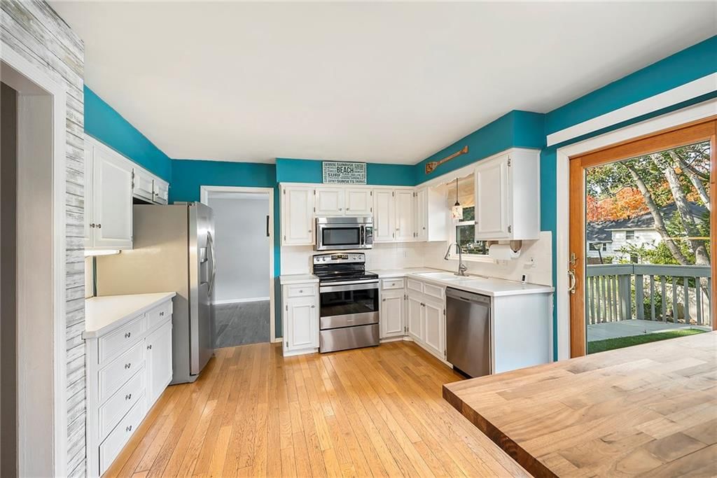 10628 W 102 Street — photo 9