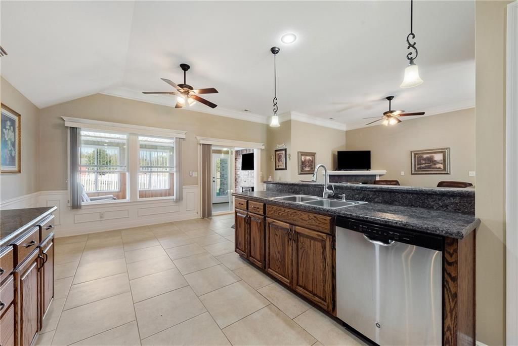 1702 NW Creekland Drive — photo 13