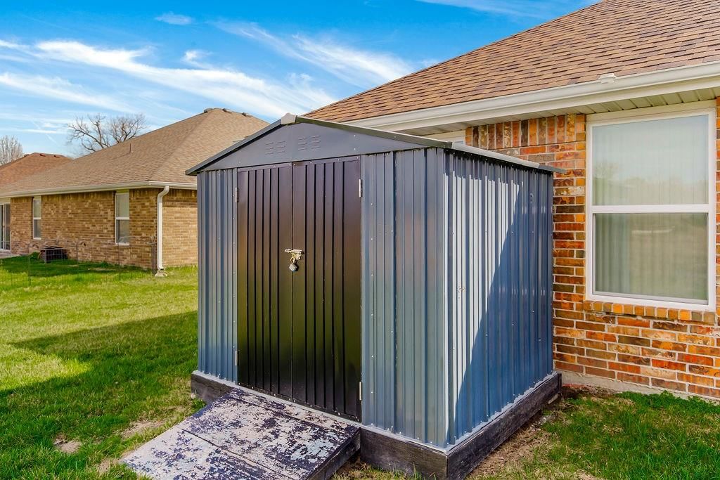 1702 NW Creekland Drive — photo 28