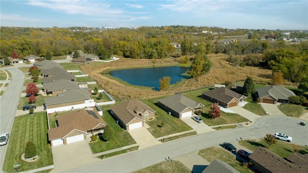 1702 NW Creekland Drive — photo 31