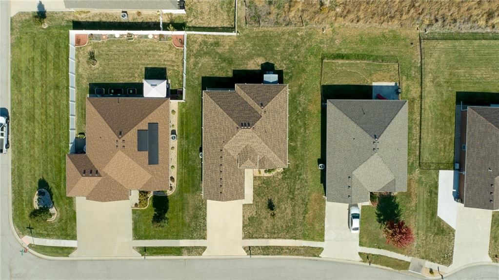 1702 NW Creekland Drive — photo 35