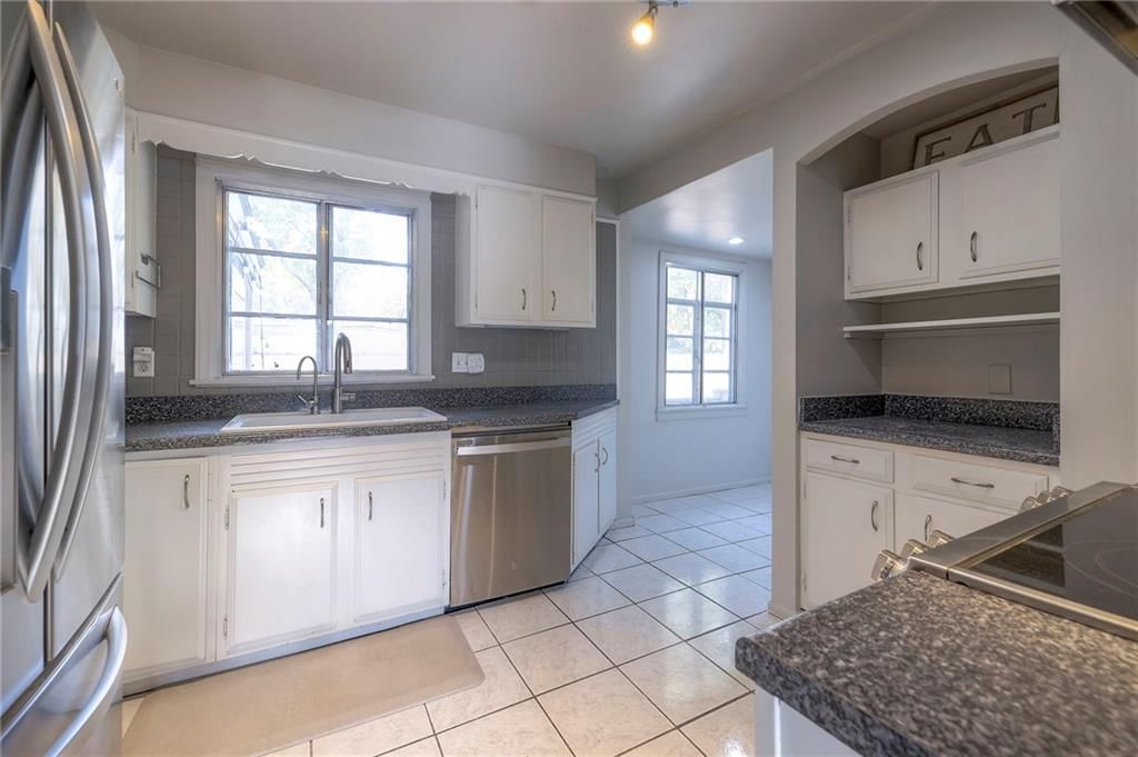 7610 Ward Parkway — photo 16