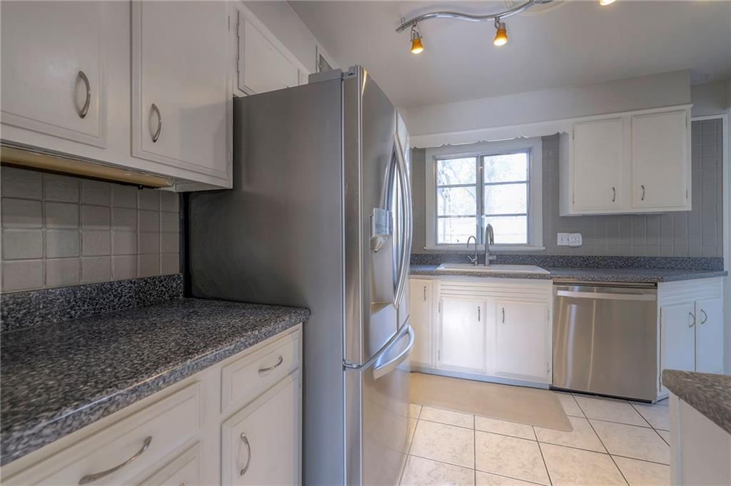 7610 Ward Parkway — photo 18
