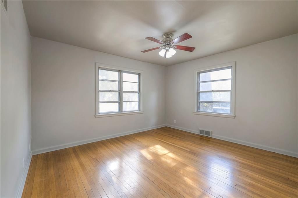 7610 Ward Parkway — photo 27