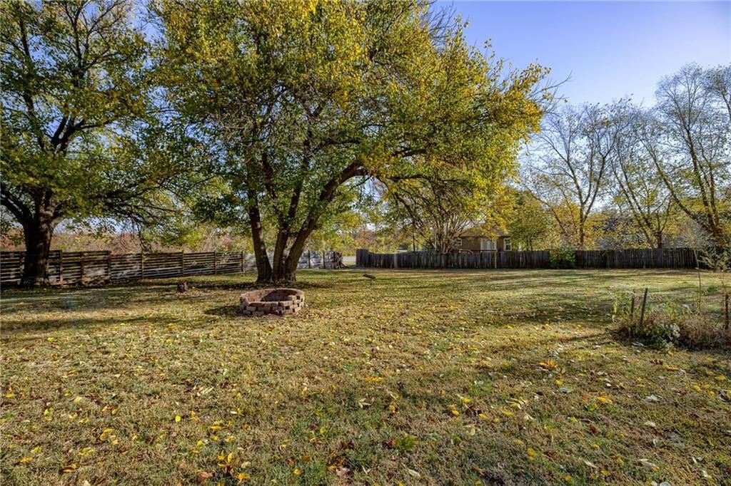301 NE Cookingham Drive — photo 21