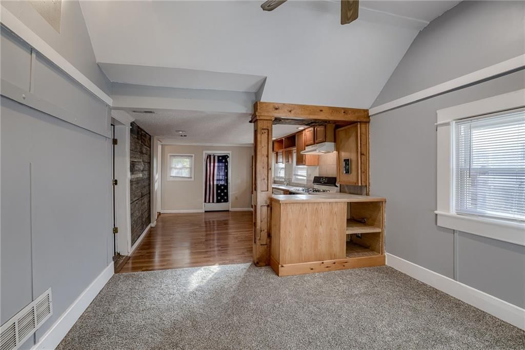 301 NE Cookingham Drive — photo 5