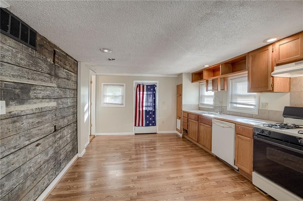 301 NE Cookingham Drive — photo 7