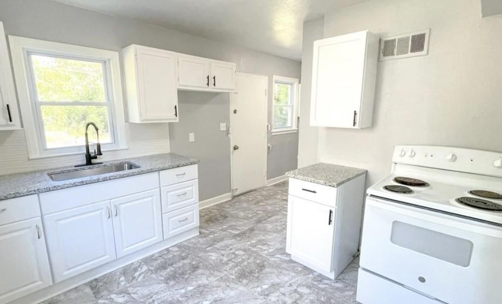 7439 Arleta Boulevard — photo 3