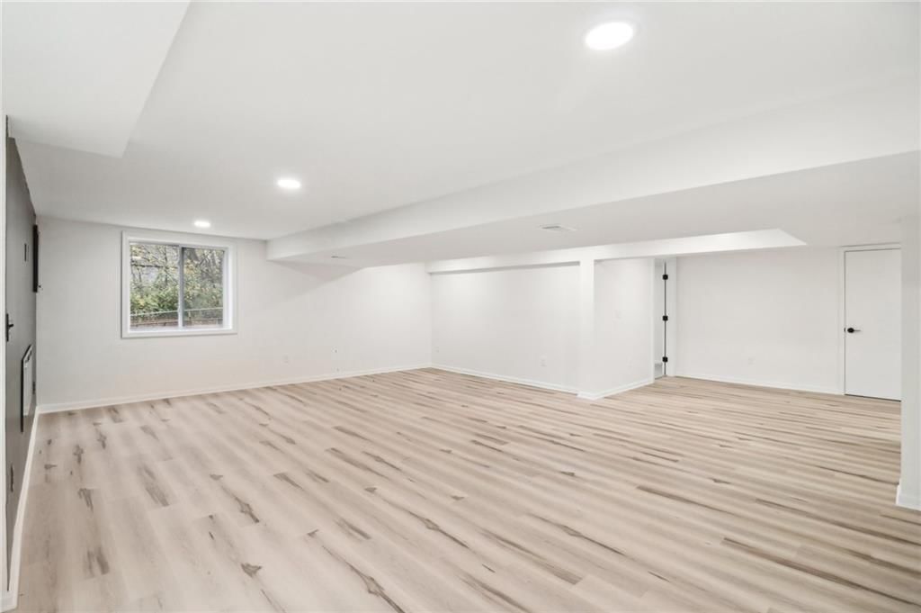 8735 Lafayette Avenue — photo 23