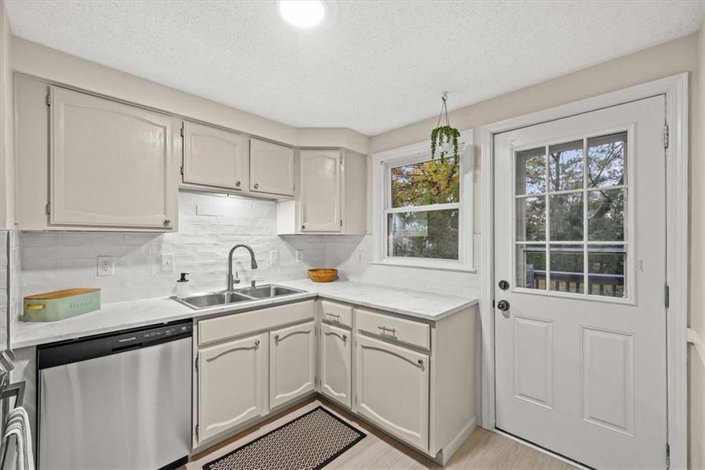 8825 W 81st Terrace — photo 9