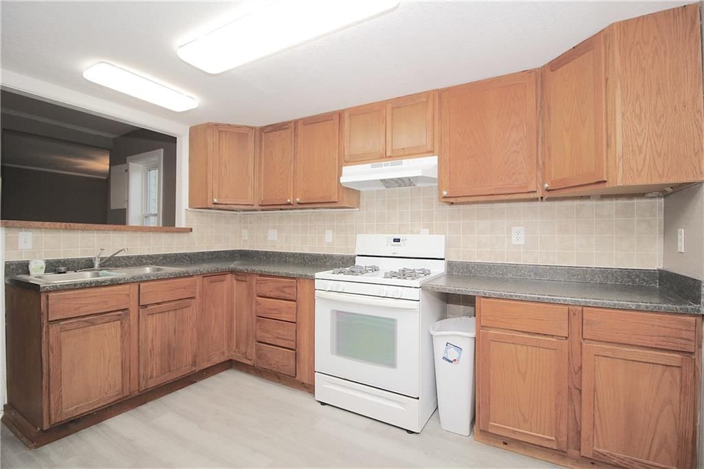 327 E 2nd Avenue — photo 13