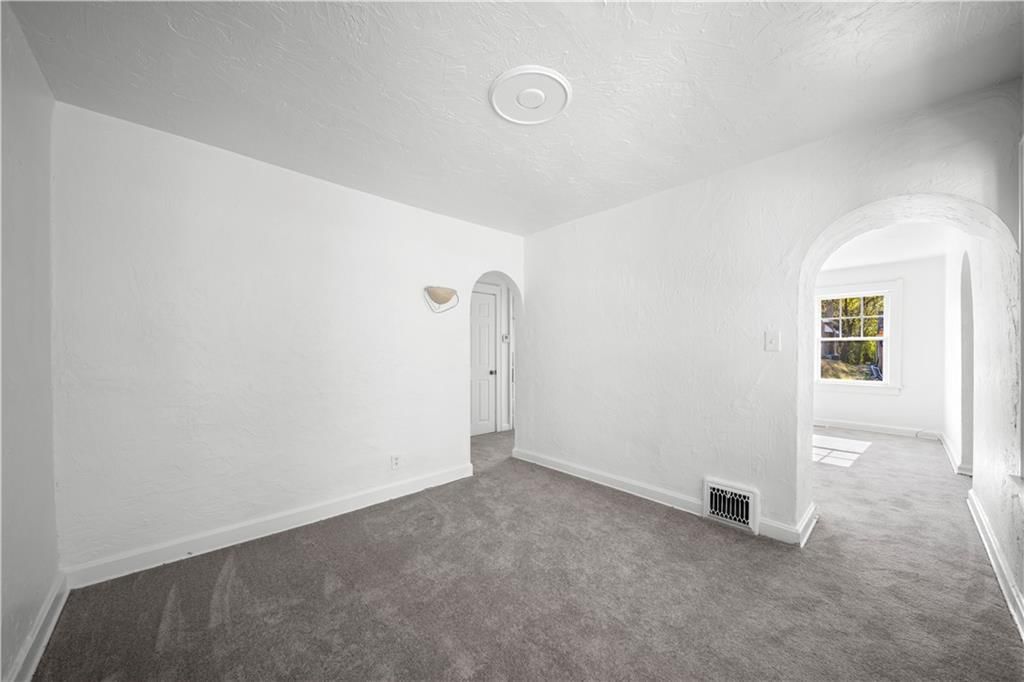1220 Everett Avenue — photo 11
