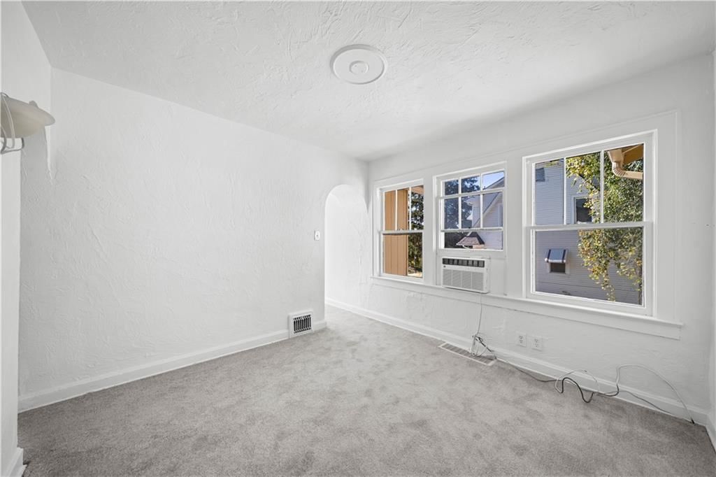 1220 Everett Avenue — photo 12