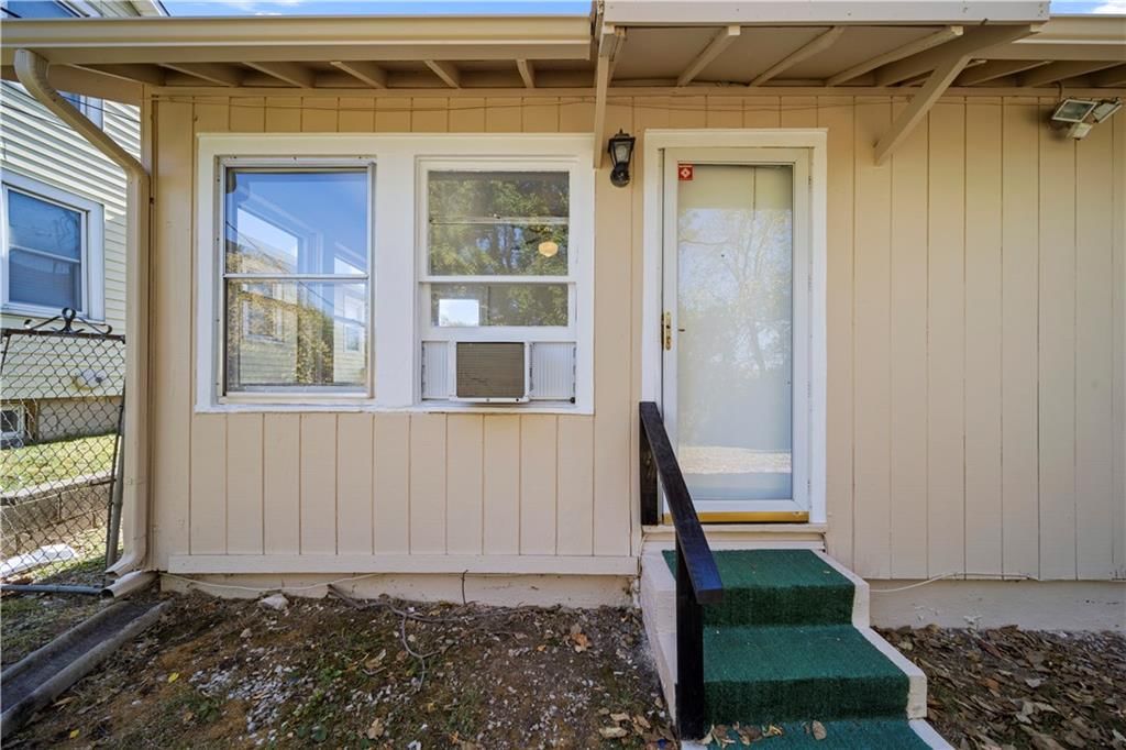 1220 Everett Avenue — photo 24
