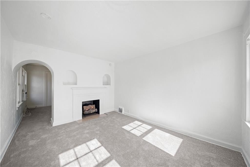 1220 Everett Avenue — photo 6