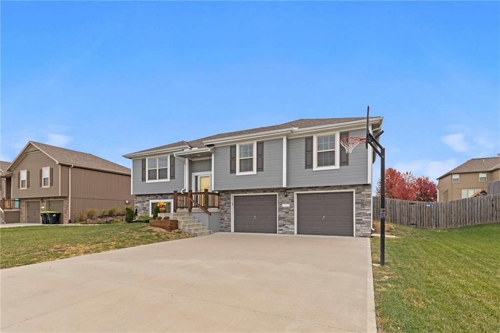 1005 SW Chickadee Drive — photo 3