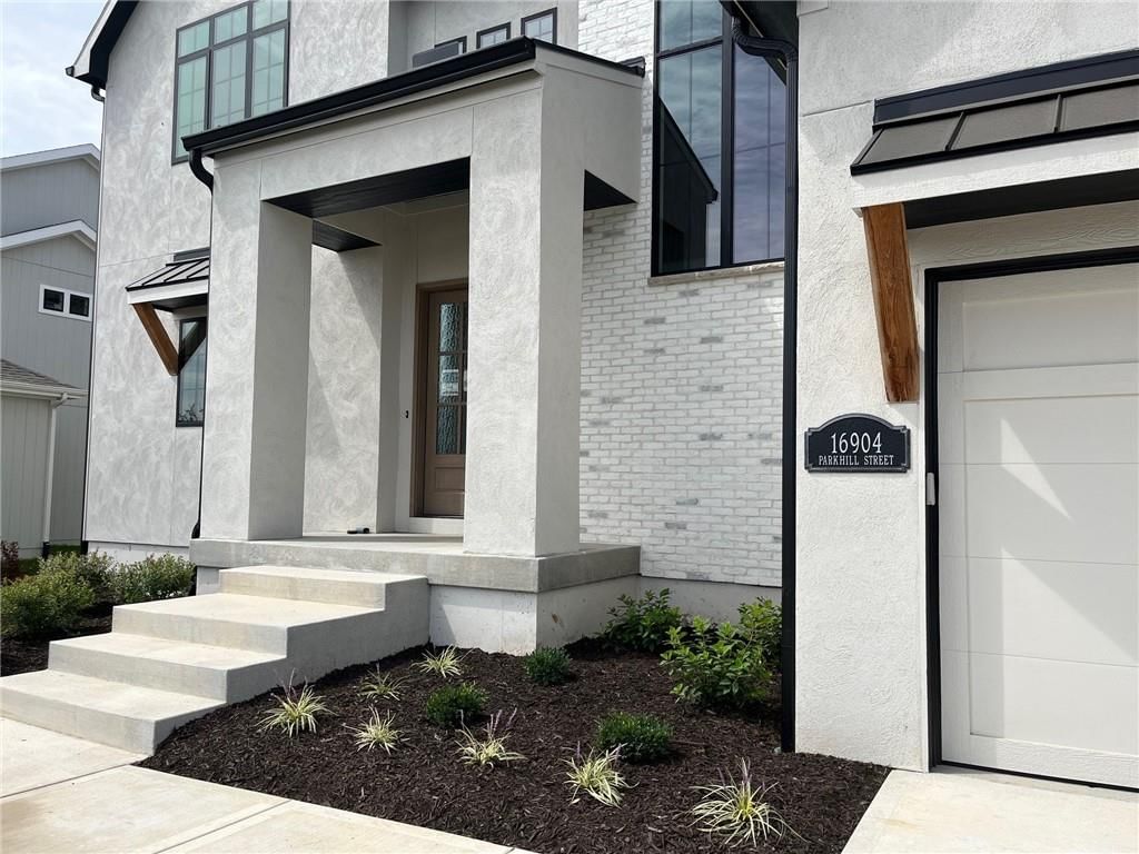 16904 Parkhill Street — photo 3