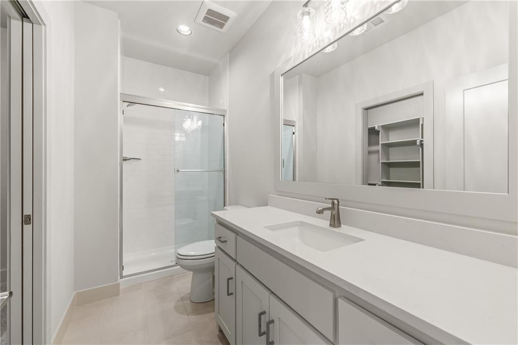 16904 Parkhill Street — photo 69