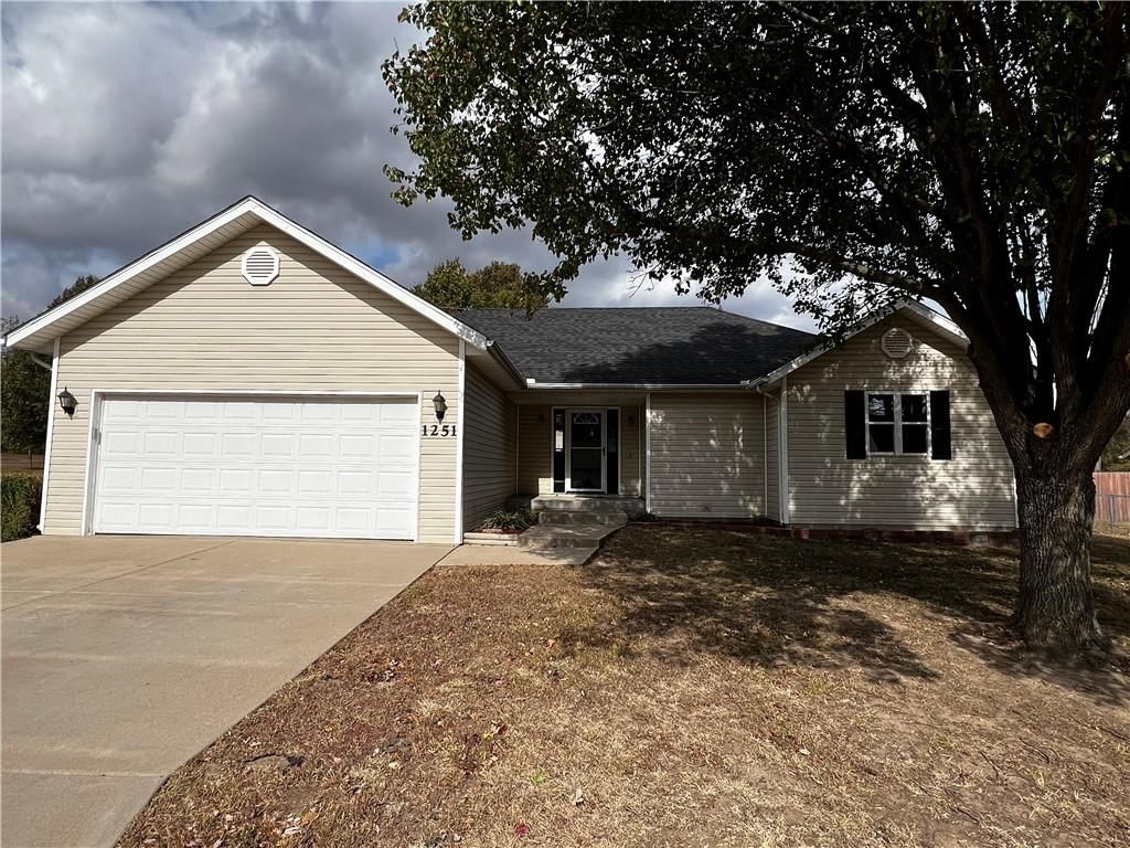 1251 E Amber Drive — photo 4