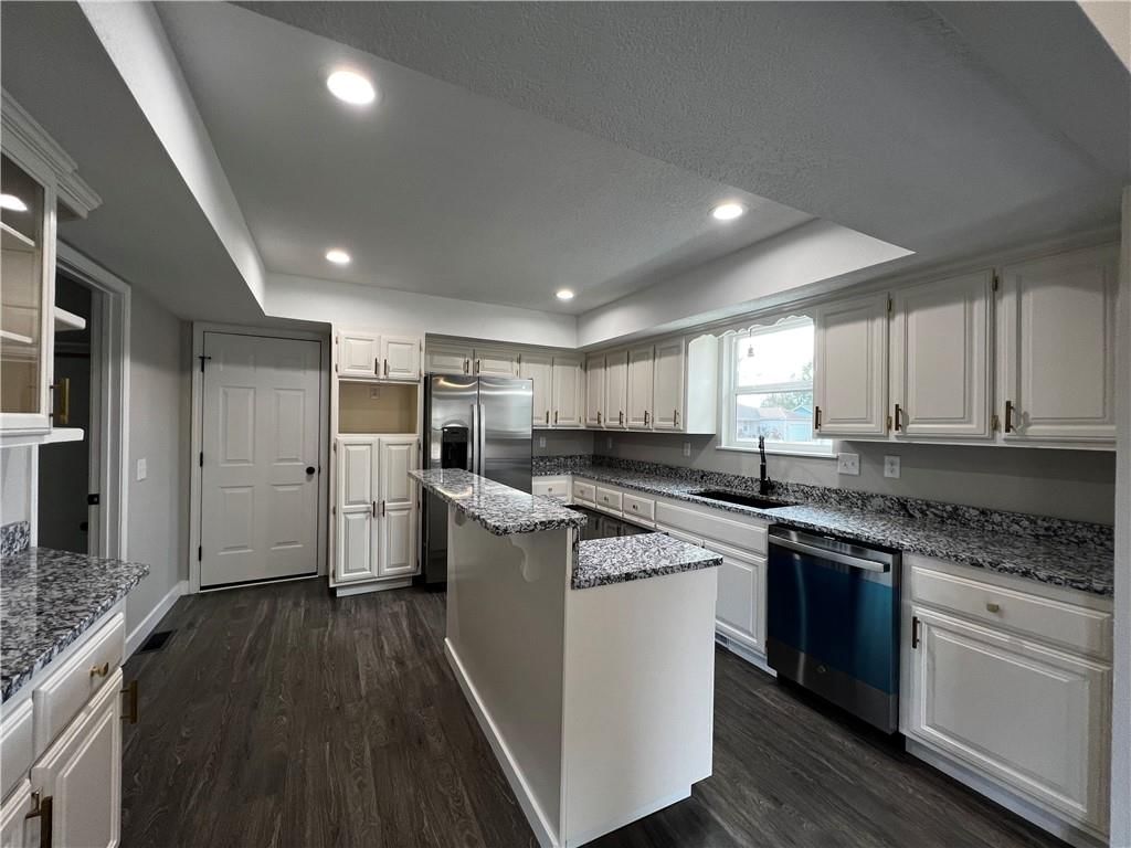 1251 E Amber Drive — photo 7
